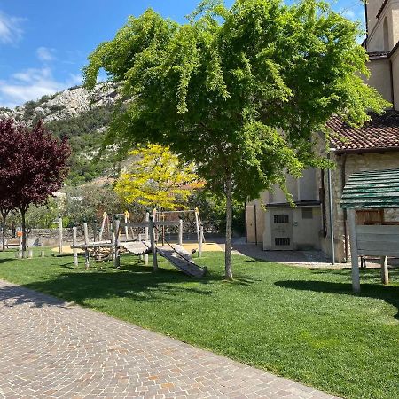 Appartamenti Le Tre Rose Torbole Sul Garda Екстер'єр фото