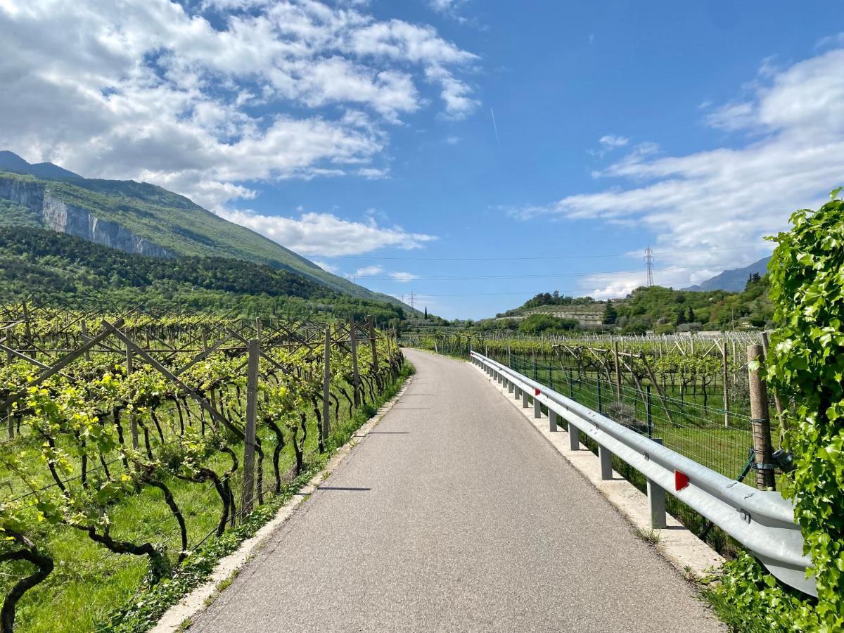 Appartamenti Le Tre Rose Torbole Sul Garda Екстер'єр фото